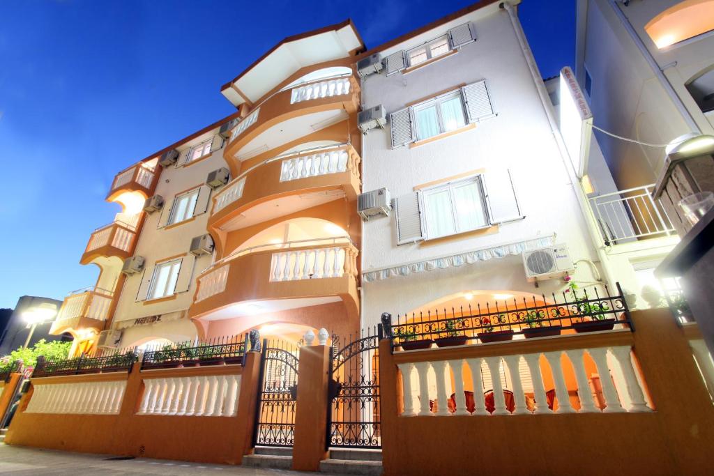 Hotel Apartments Memidz