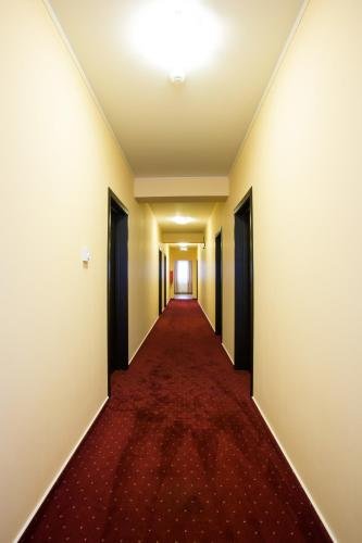 Hotel Athos (13 Km From Bucharest)