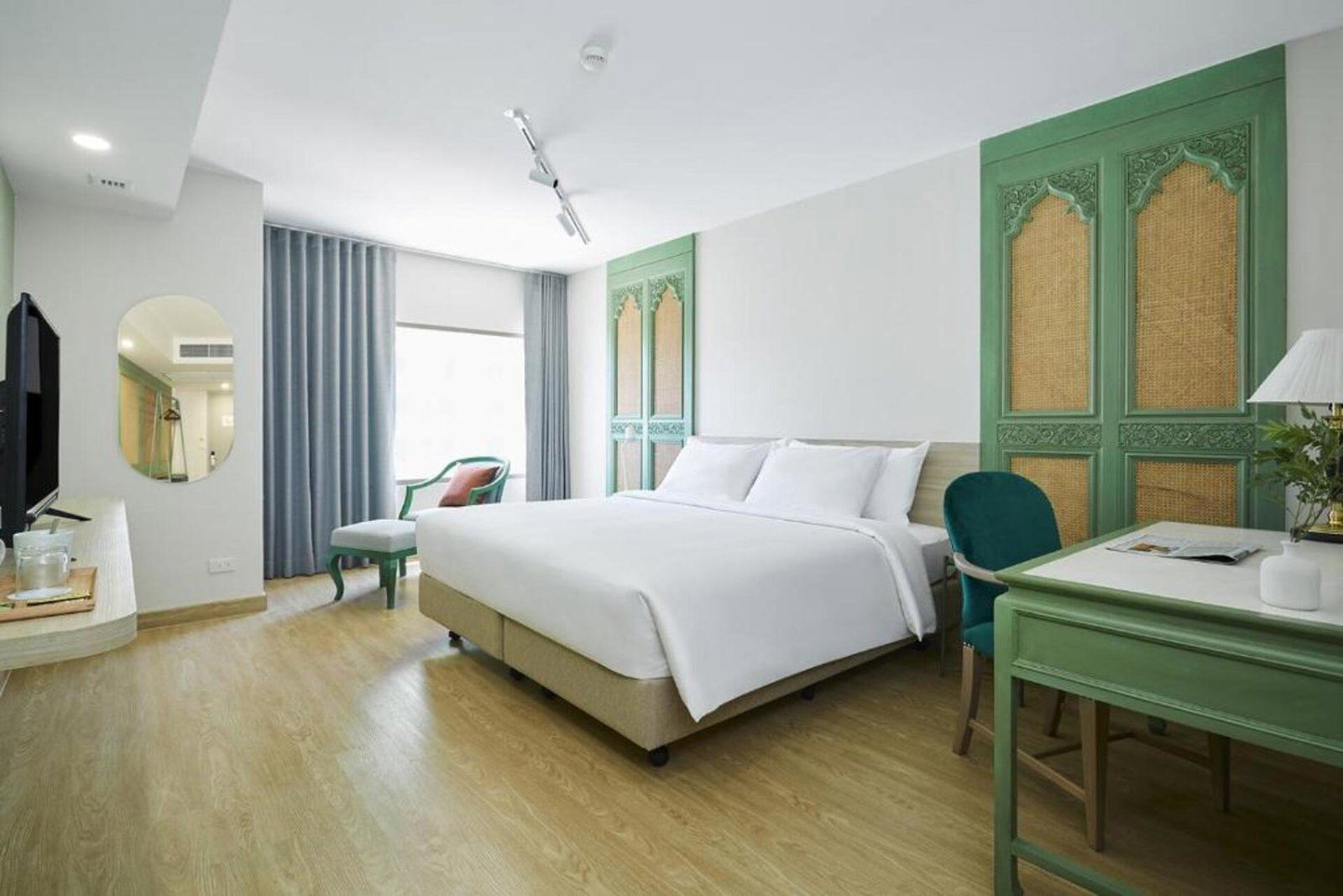 56 Surawong Hotel