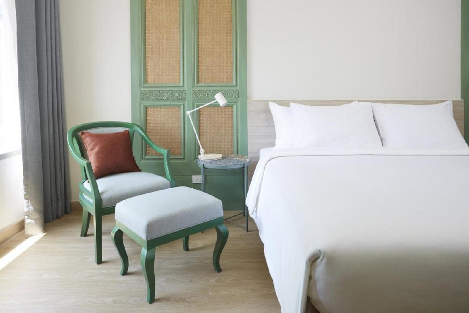 56 Surawong Hotel