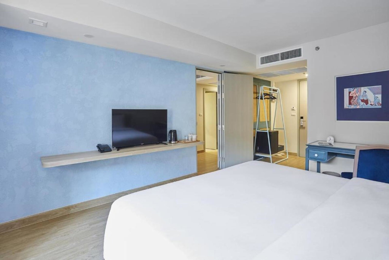 56 Surawong Hotel