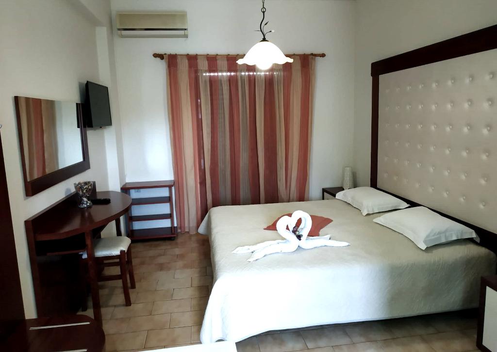 Hotel Eleni's Garden & Castello Suites