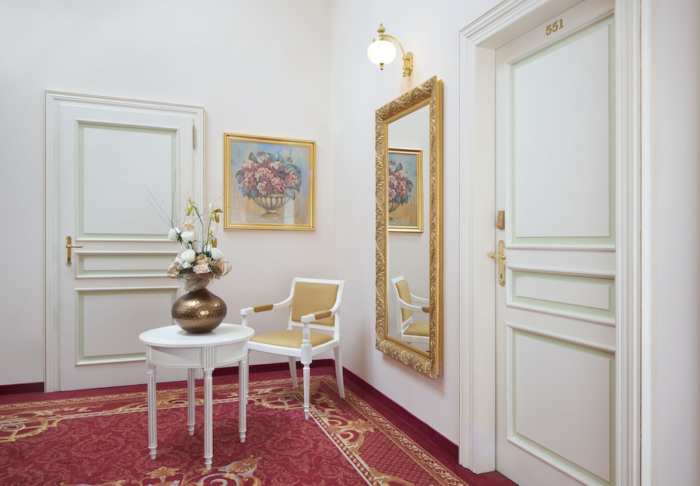 Hotel Alqush Downtown Hotel