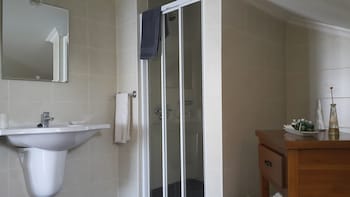 Ece Hotel Sovalye Island