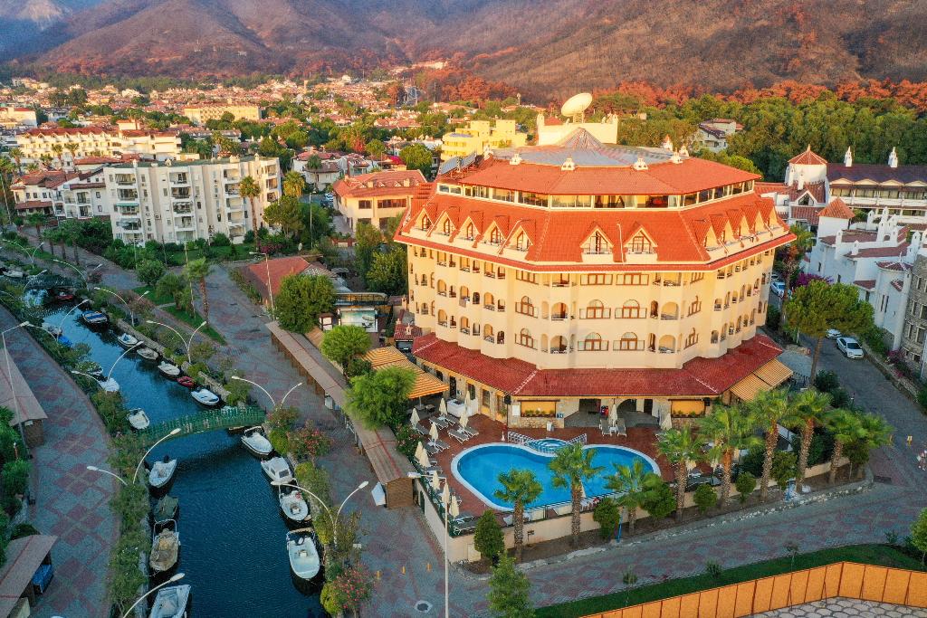 Hotel Fortuna Beach
