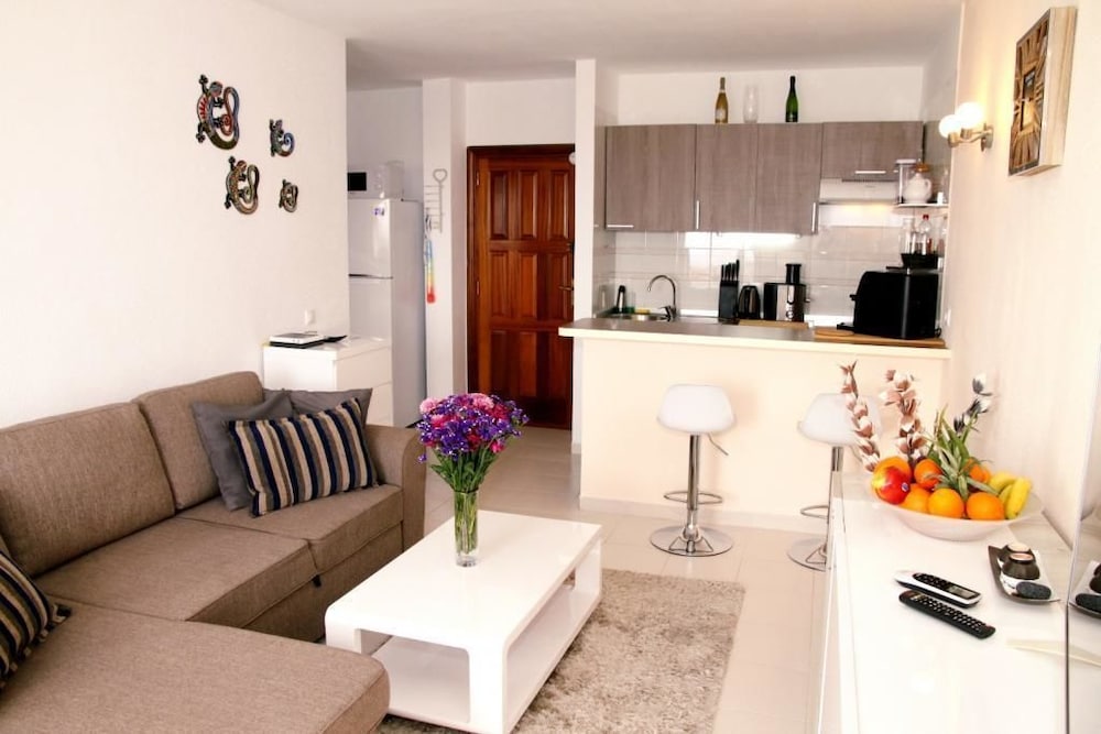 Paradise Court Aparthotel