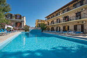 Hotel Elena Studios cazare Kalamakion