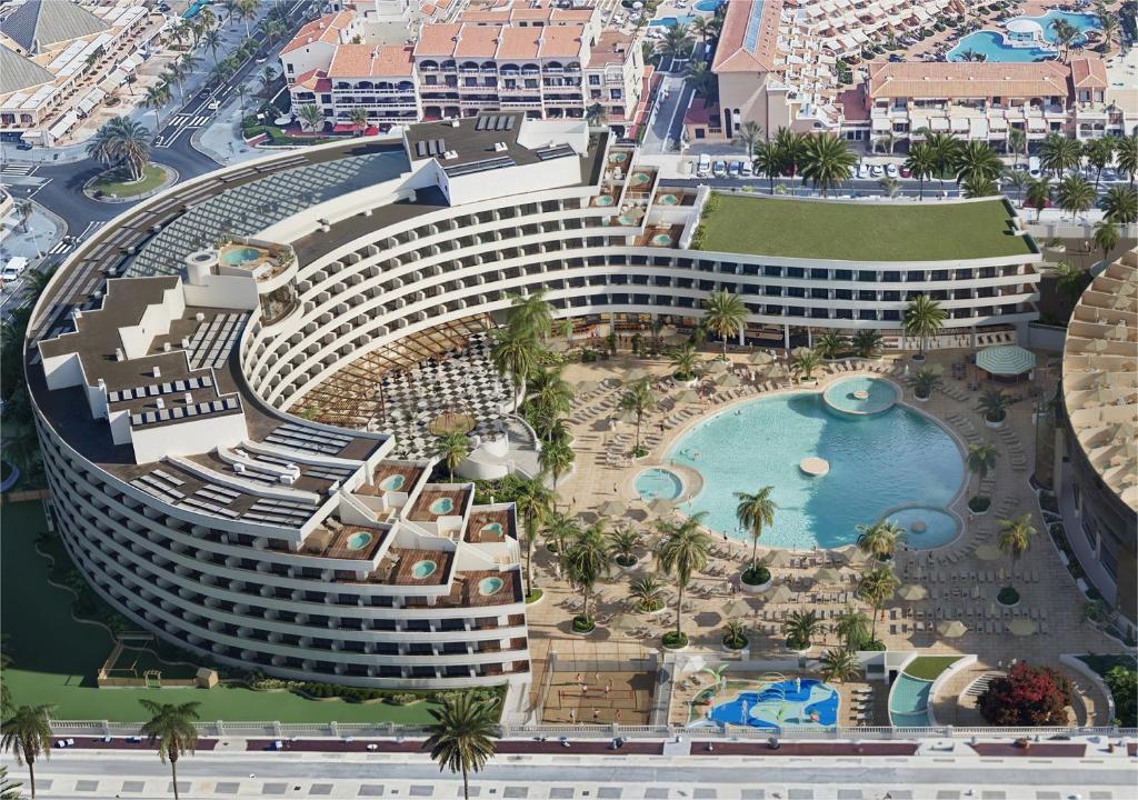 dal travel Mediterranean Palace