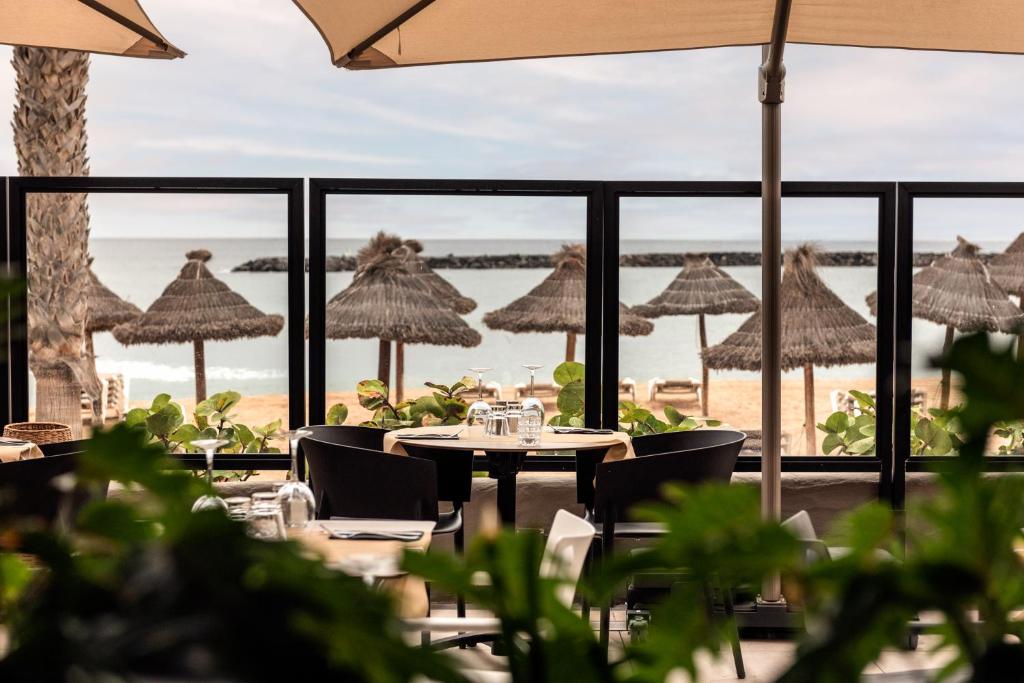 dal travel Mediterranean Palace