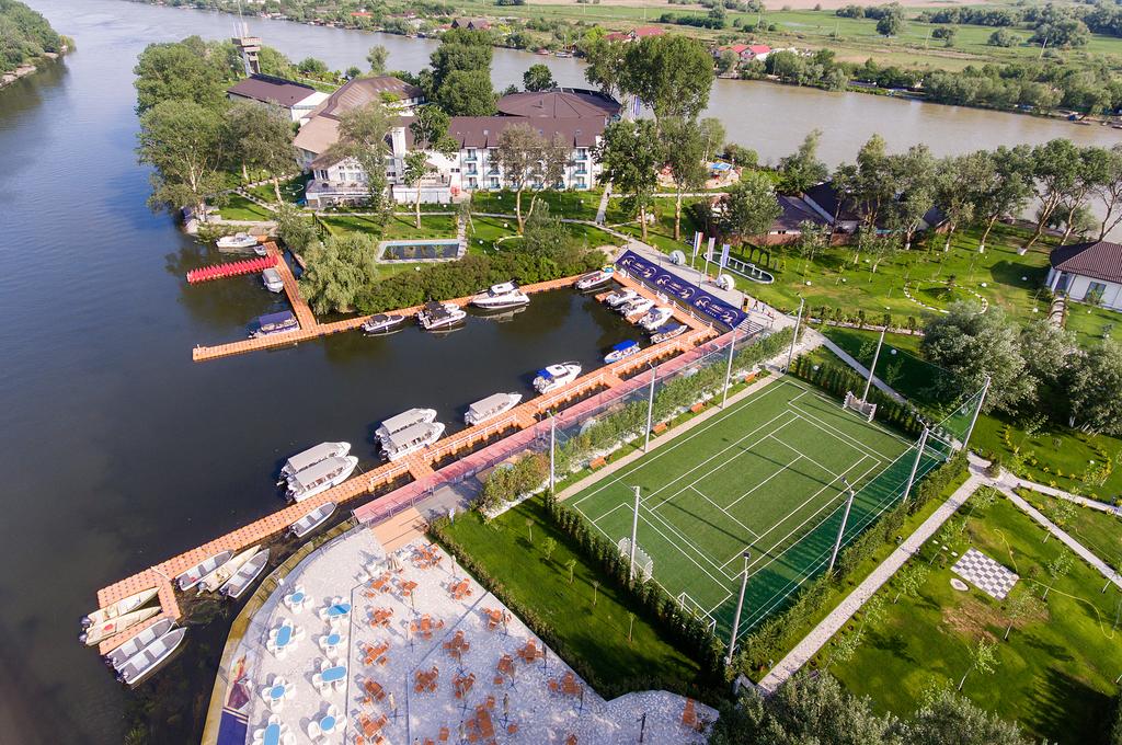 Hotel Complex Lebada Luxury Resort