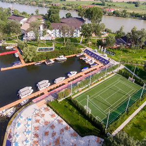 Hotel Complex Lebada Luxury Resort cazare Crisan