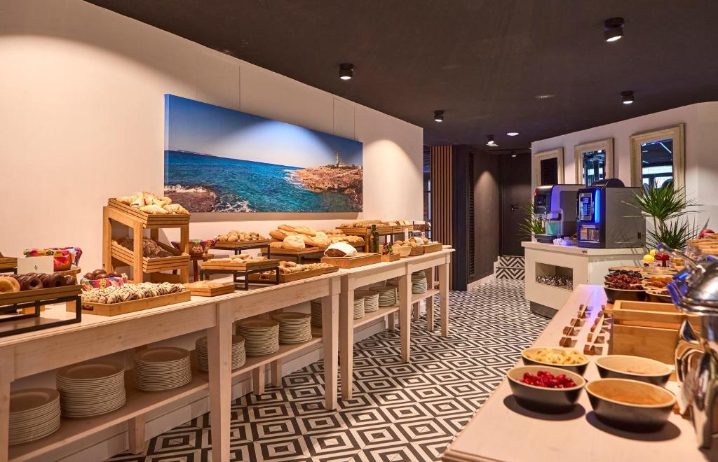 Universal Hotel Neptuno - Adults Only