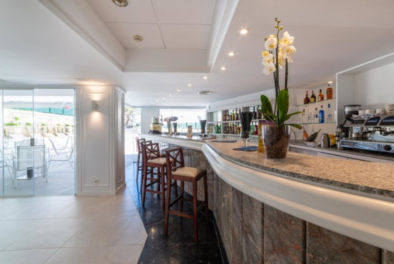 dal travel Reverence Life Hotel