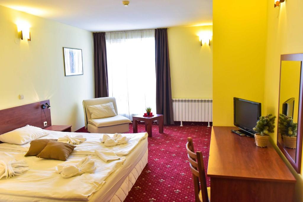 Hotel Bojur & Bojurland Apartment Complex