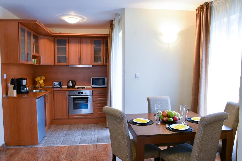 Hotel Bojur & Bojurland Apartment Complex