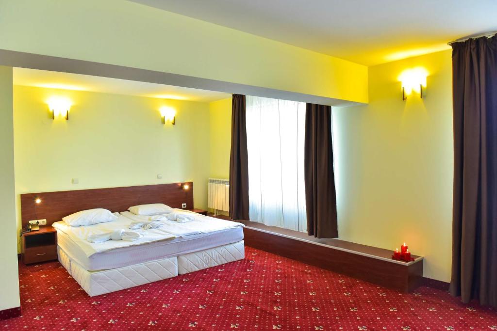 Hotel Bojur & Bojurland Apartment Complex