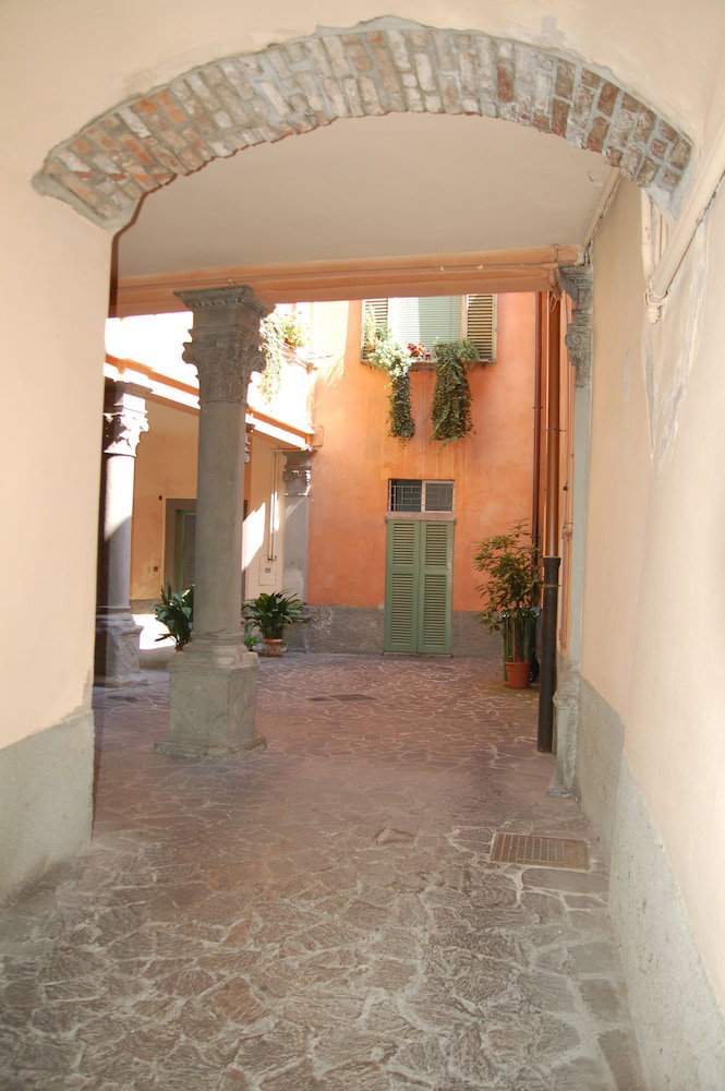 Hotel La Rosa Scarlatta
