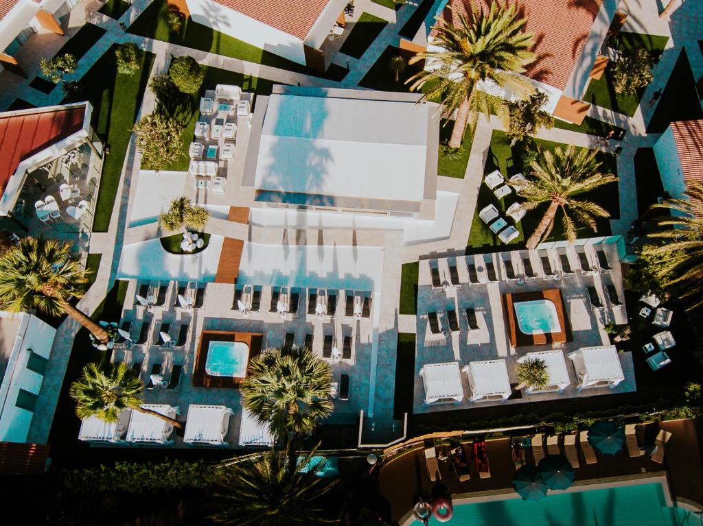 Sanom Beach Resort Solo Adultos