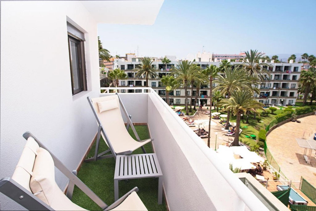 Livvo Anamar Suites