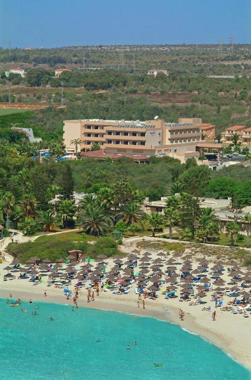 Nissiana Hotel & Bungalows