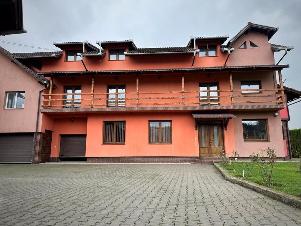 Hotel Pensiunea Floro