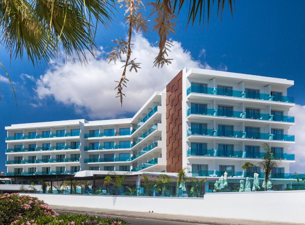 Hotel Blue Ivy Hotel And Suites