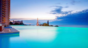 Hotel International Hotel Casino & Tower Suites cazare Nisipurile de Aur