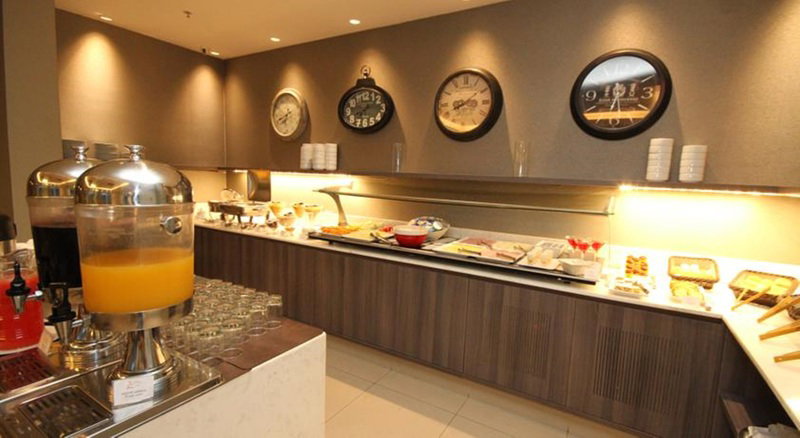 Promenade Link Stay