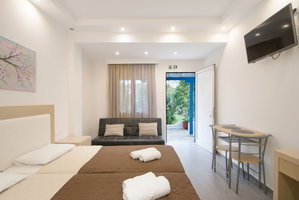 Hotel Villa Alexis cazare Skiathos
