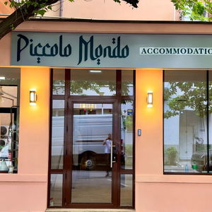 Hotel Piccolo Mondo cazare Bucuresti
