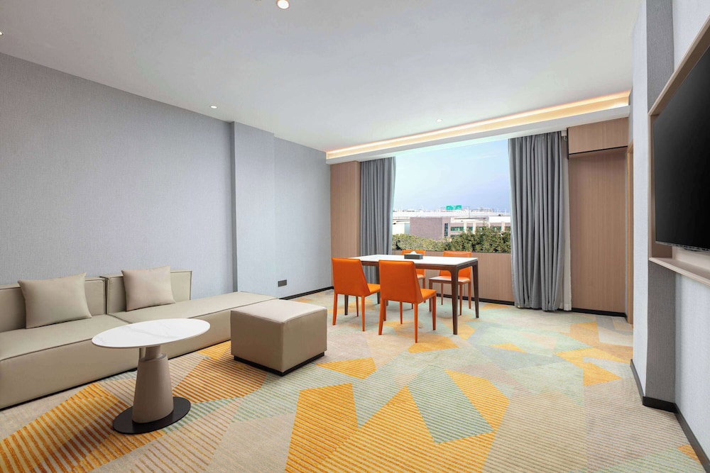 Hotel Hawthorn By Wyndham Guangzhou Baiyun Airport