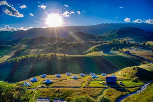 Hotel Ursa Mica Glamping Resort (Sirnea) cazare Bran