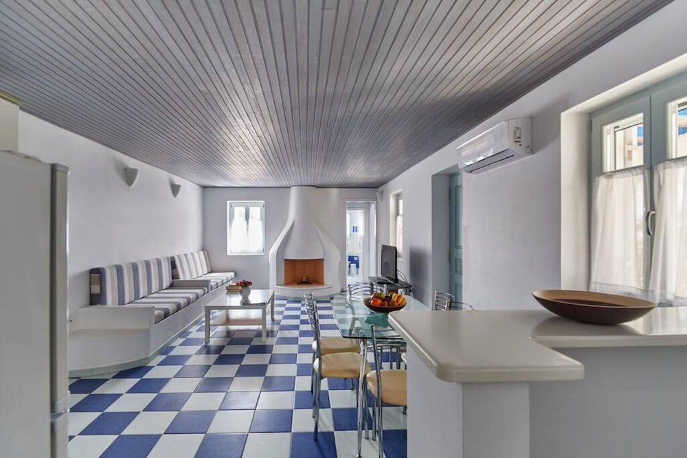 Ocean Villa In Paros
