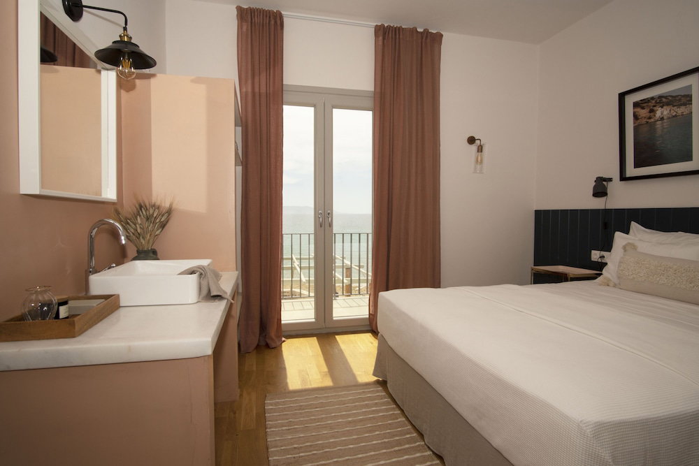 Magoo Suites