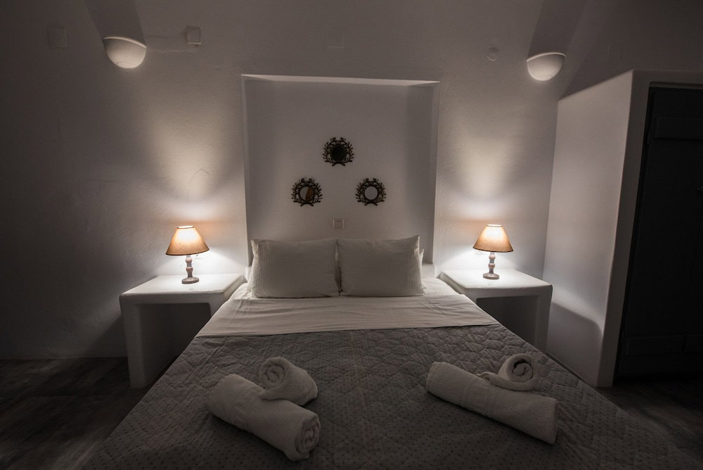 Hotel Ostria Studios & Apartments