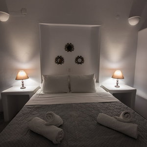 Hotel Ostria Studios & Apartments cazare Paros