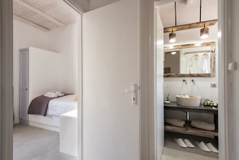 Blue Waves Suites & Apartments To Kyma