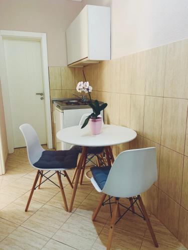 Hotel Apartments Hollaj