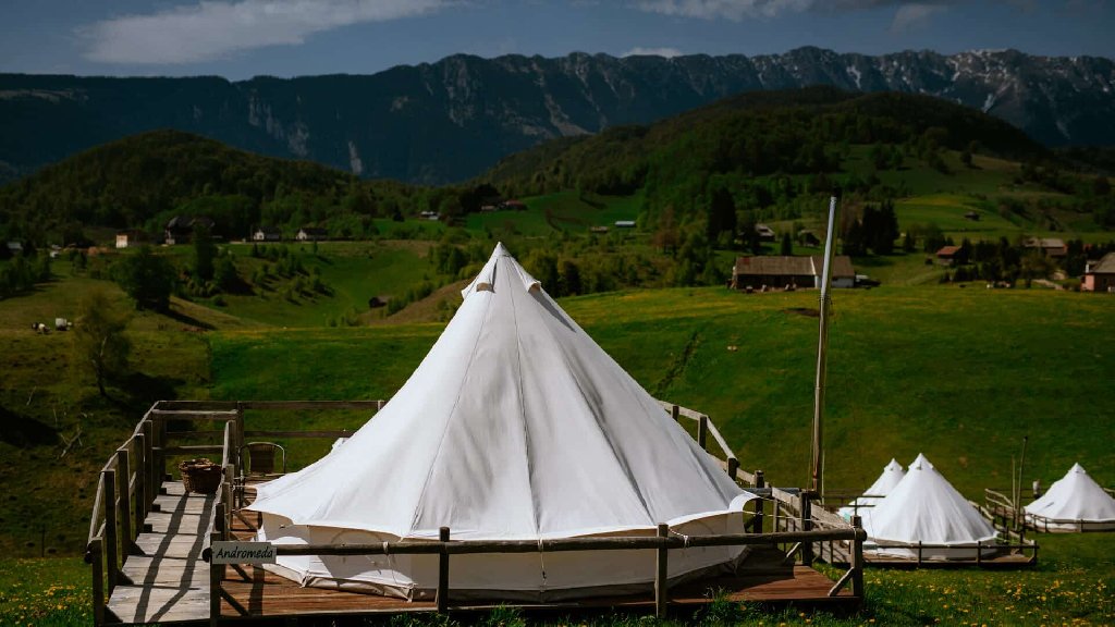 Ursa Mica Glamping