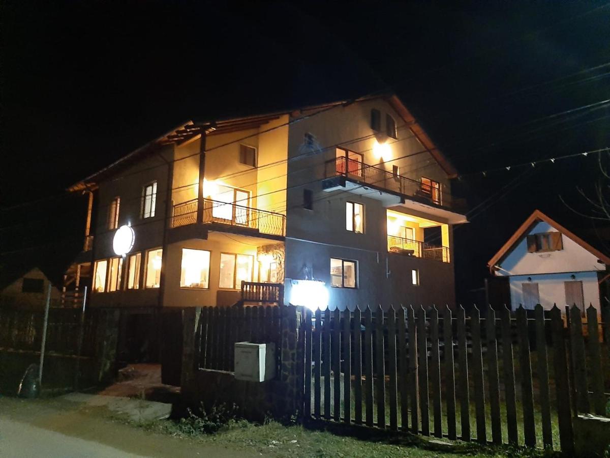Pensiunea Montan 3* (Sat Șimon) - Piscina Interioara