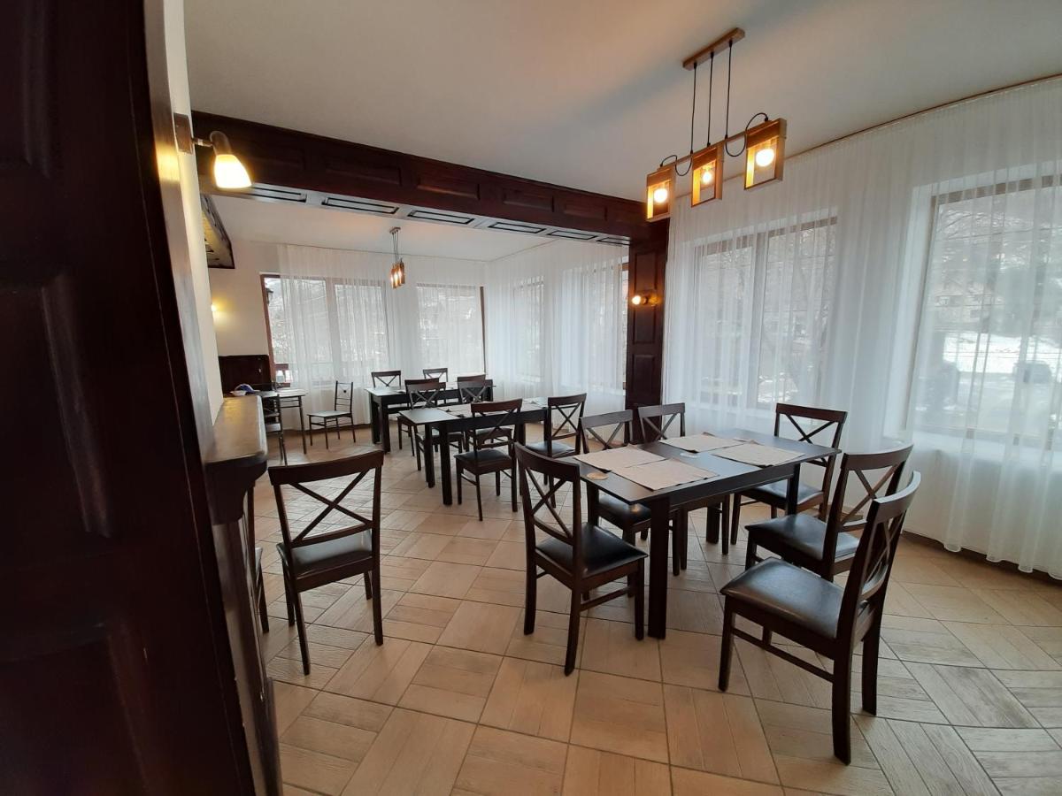 Pensiunea Montan 3* (Sat Șimon) - Piscina Interioara