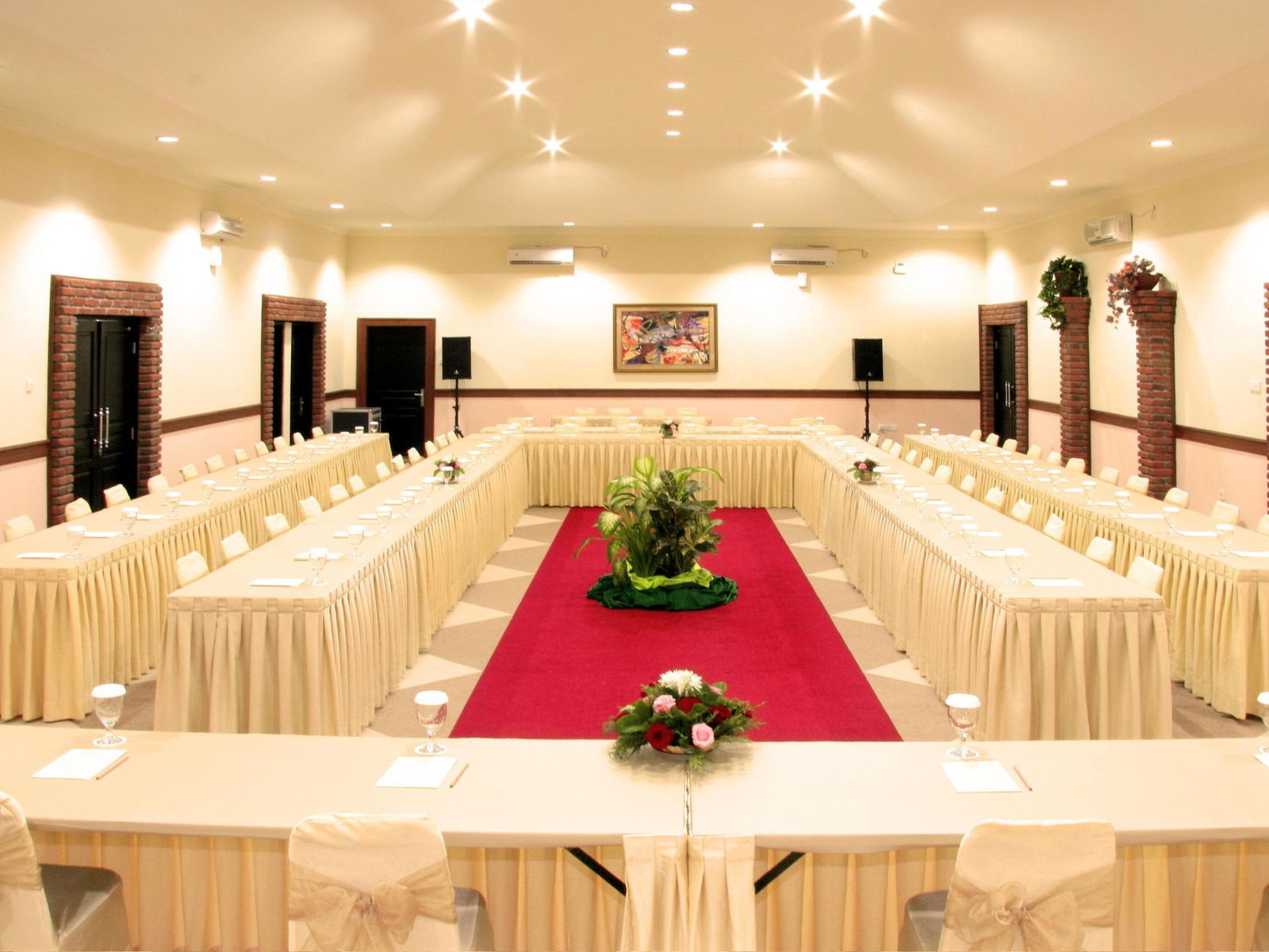 Hotel Maxi Hotel And Spa