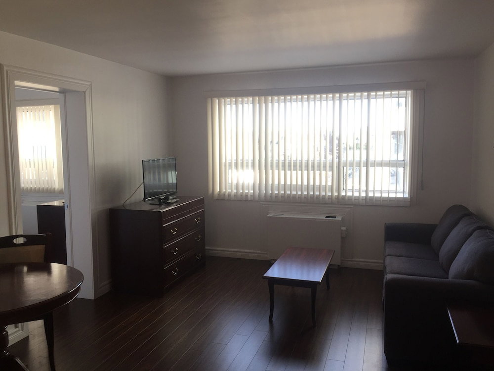 Hotel Duvernay Studios And Suites