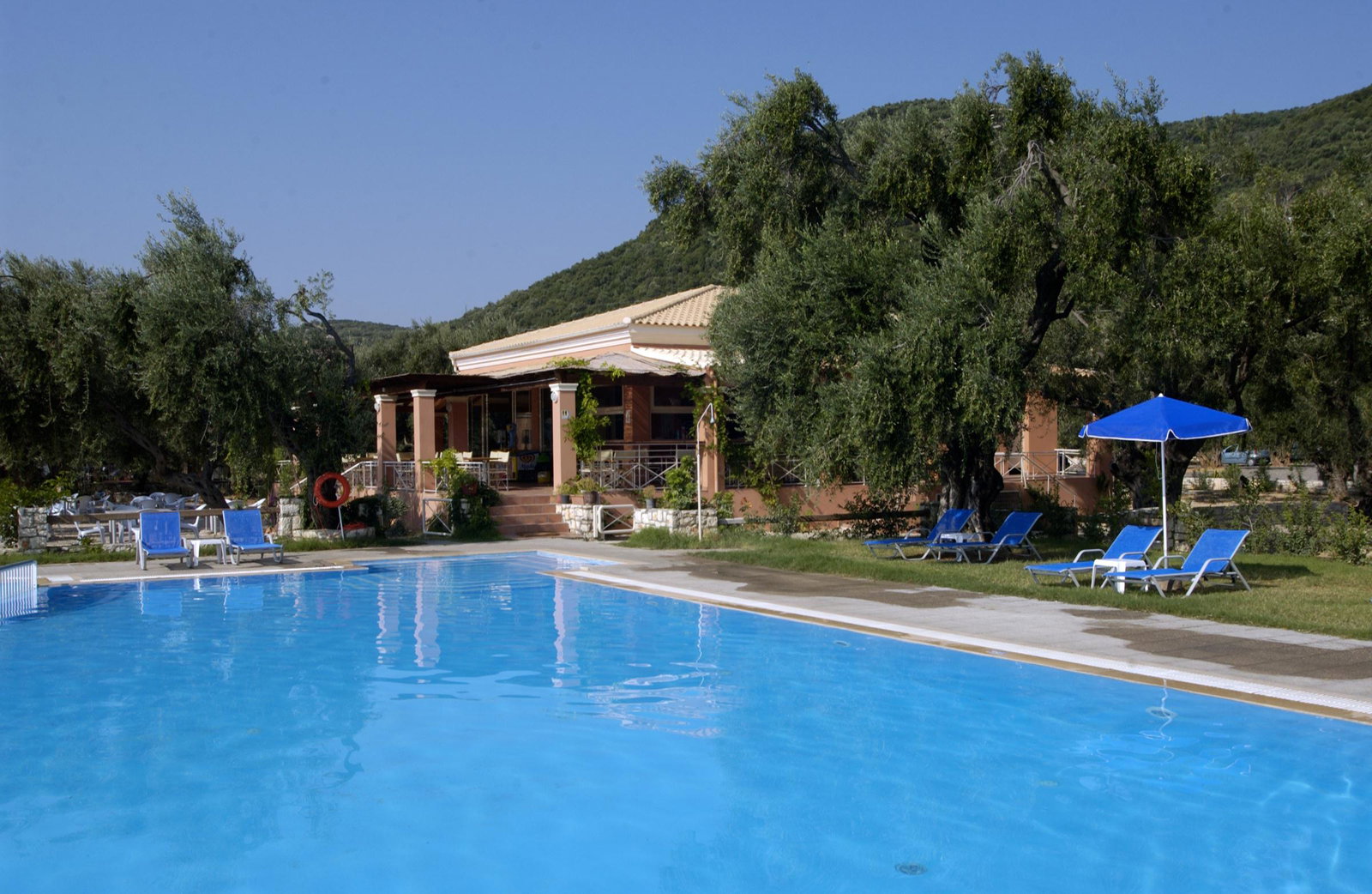 La Riviera Barbati Seaside Luxurious Apartments & Villas