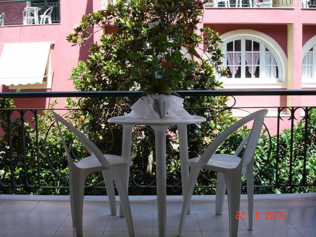 Hotel Opera Blue Hotel