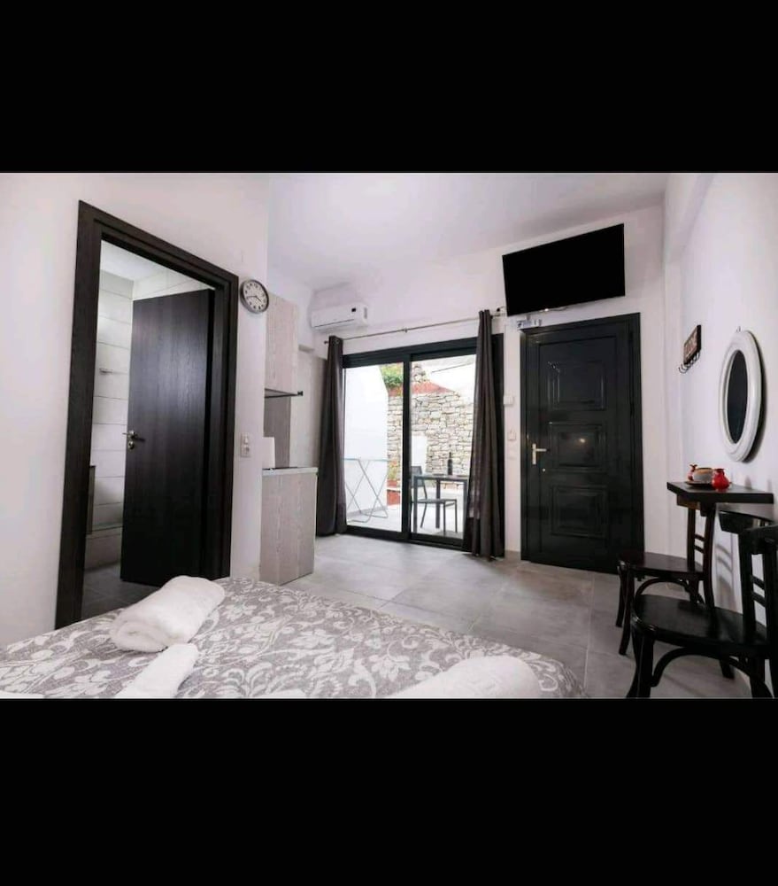 Akrogiali Apartments