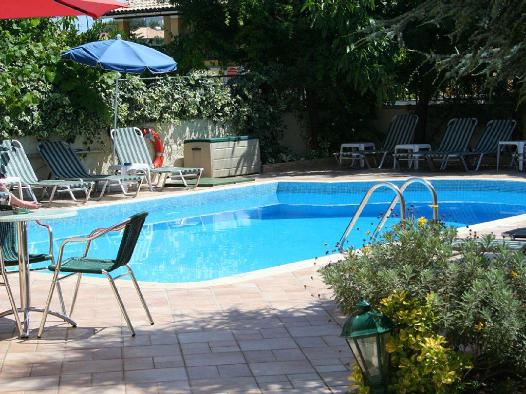 Balaris Apartments