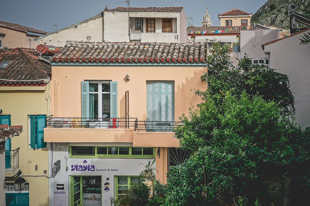 Pension Acronafplia Building C
