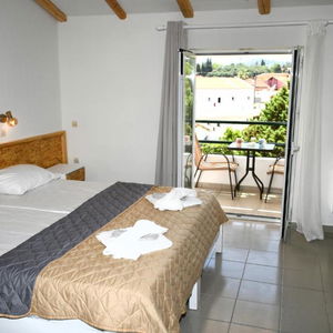 Hotel Cavos Beach House cazare Kavos