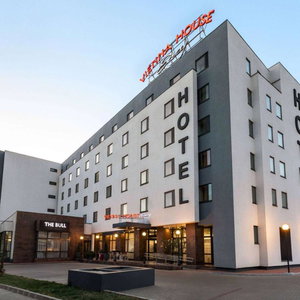 Hotel Vienna House Easy by Wyndham Bucharest Airport cazare Otopeni